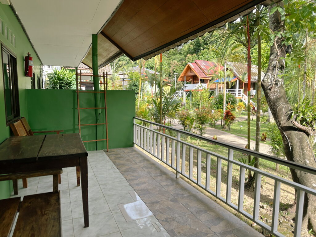 Khao Sok Jungle Hut Resort